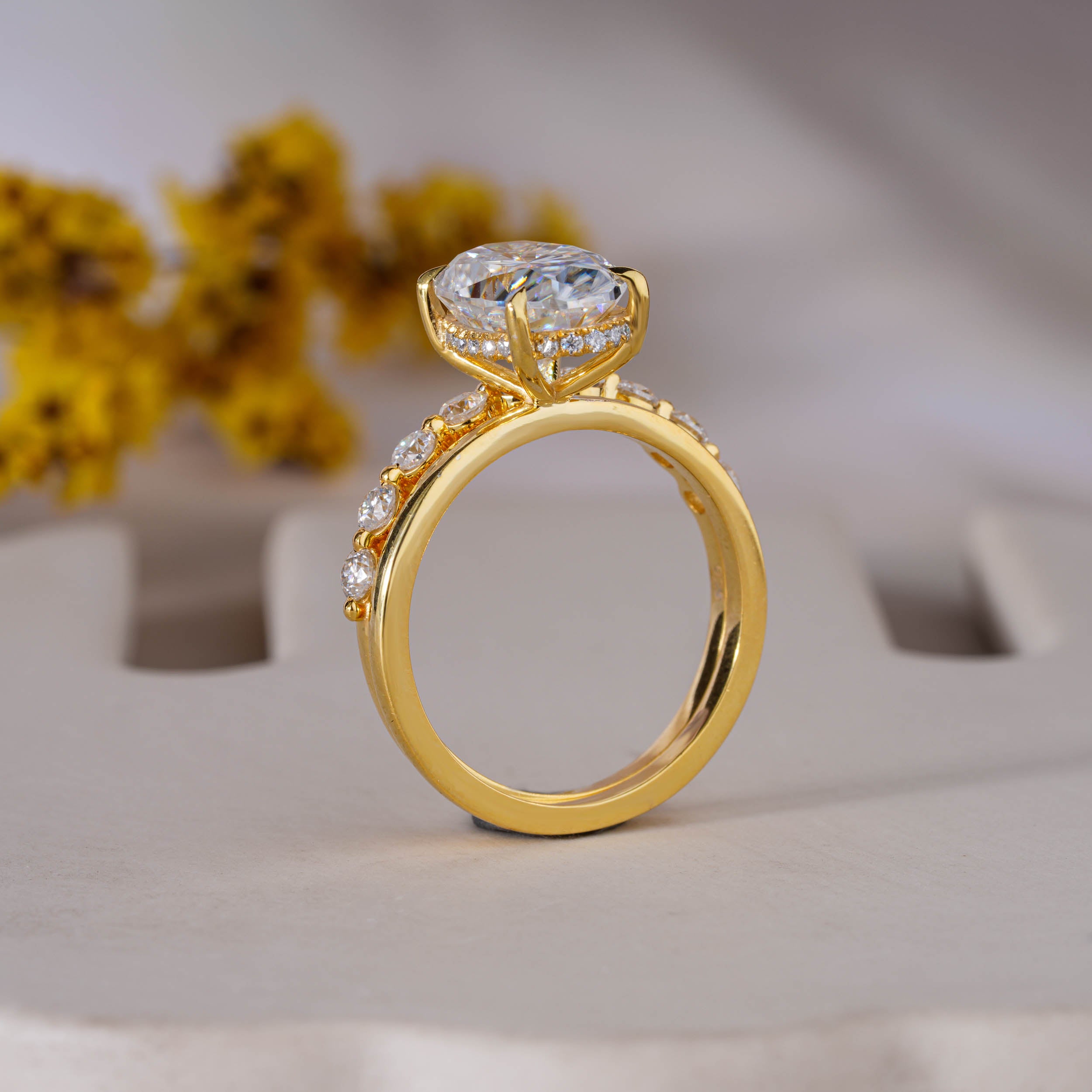 Unique Oval Cut Moissanite Wedding Ring Set In Solid Yellow Gold